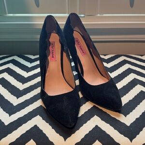 Betsey Johnson Scallop Velvet Heel